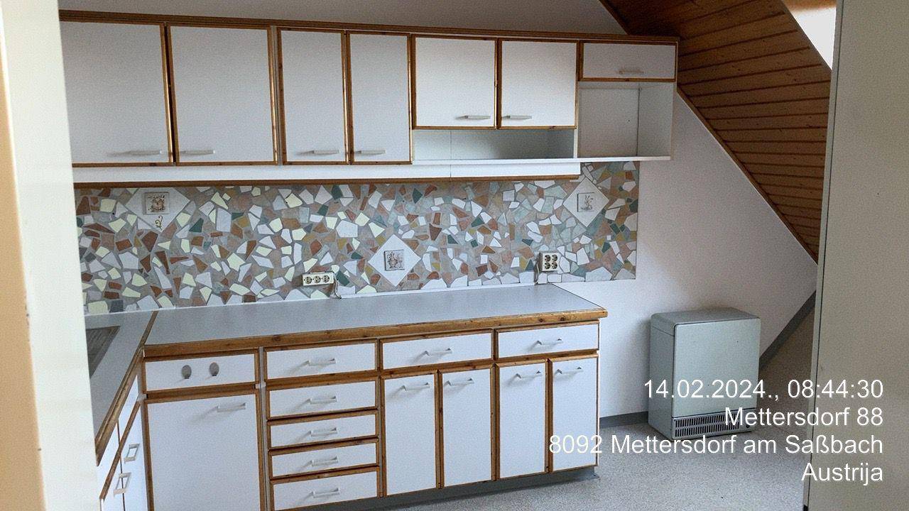Helle 2-Zimmer-Wohnung mit Küche zu vermieten - Miete - 2 Zimmer - Mehr