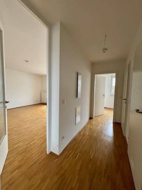 Helle 3-Zimmer-Wohnung mit Balkon und Tiefgaragenparkplatz - geförderte Miete ODER geförderte Miete mit Kaufoption - 3 Zimmer - Widok 2