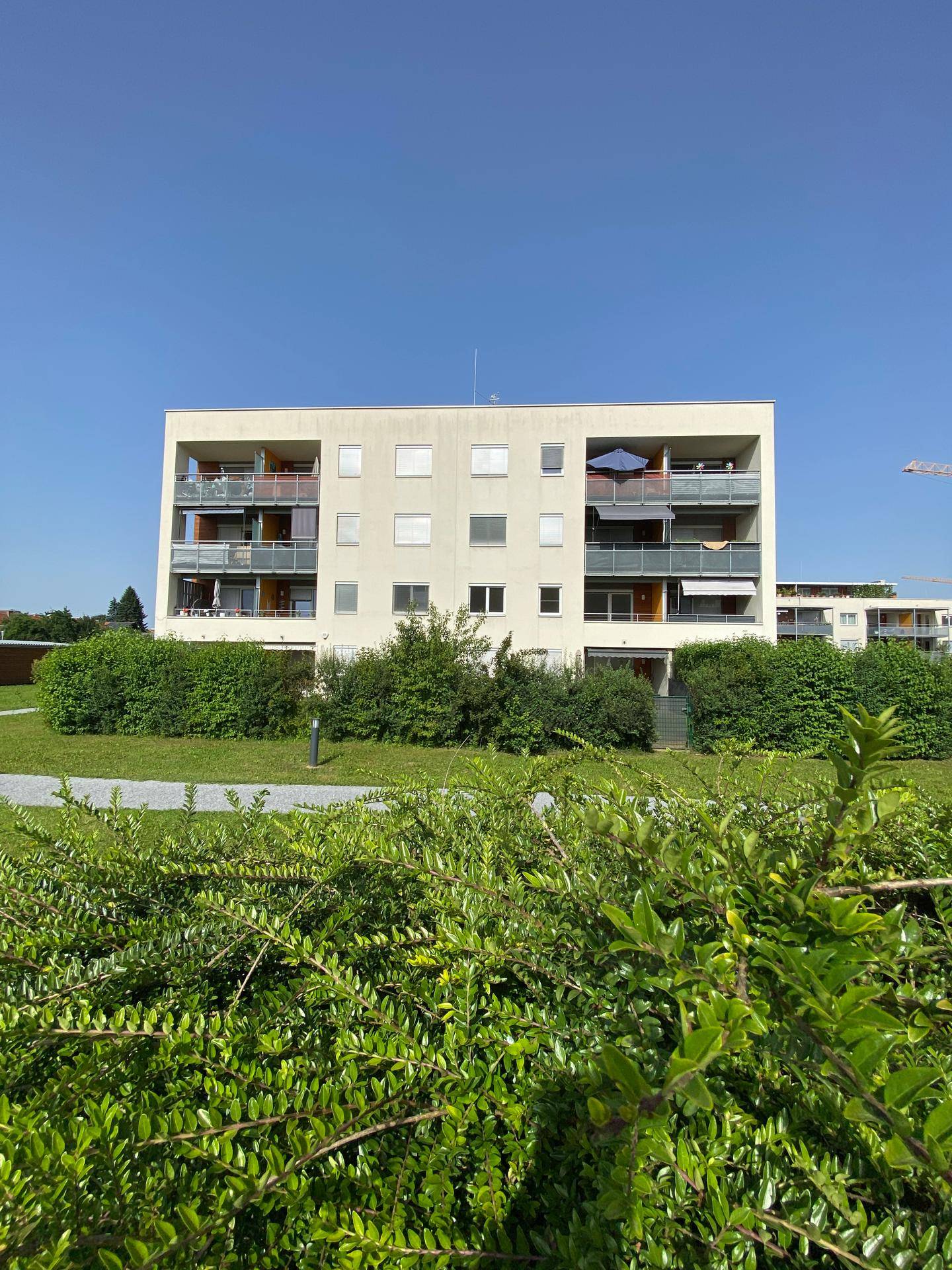Helle 2‑Zimmer‑Wohnung mit Loggia &amp; Grünblick – Ruhiges Wohnen in Kalsdorf bei Graz - geförderte Miete - 2 Zimmer – pohled 2