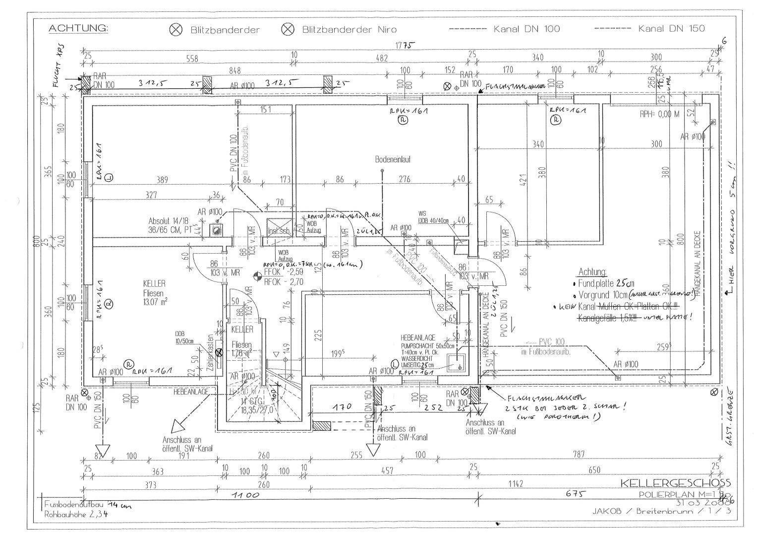 Grundriss des Kellergeschosses mit verschiedenen Kellerräumen und Technikbereich.