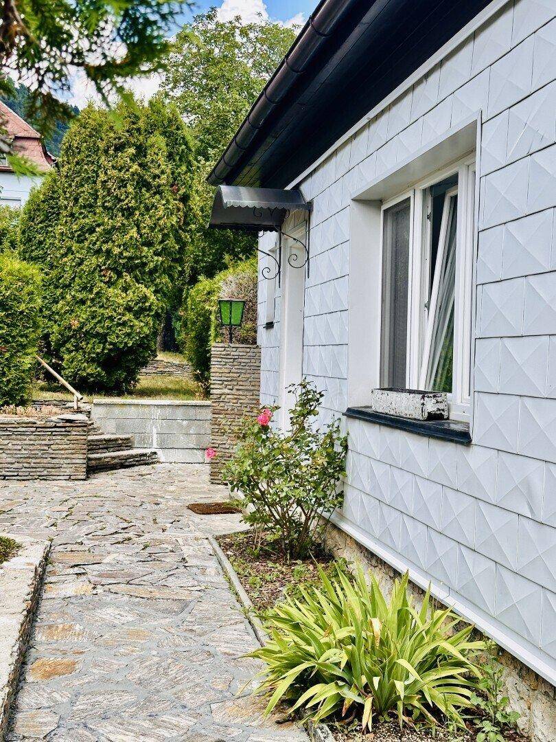 Sanierungshaus mit schönem Garten in Grünbach am Schneeberg - Ansicht 3