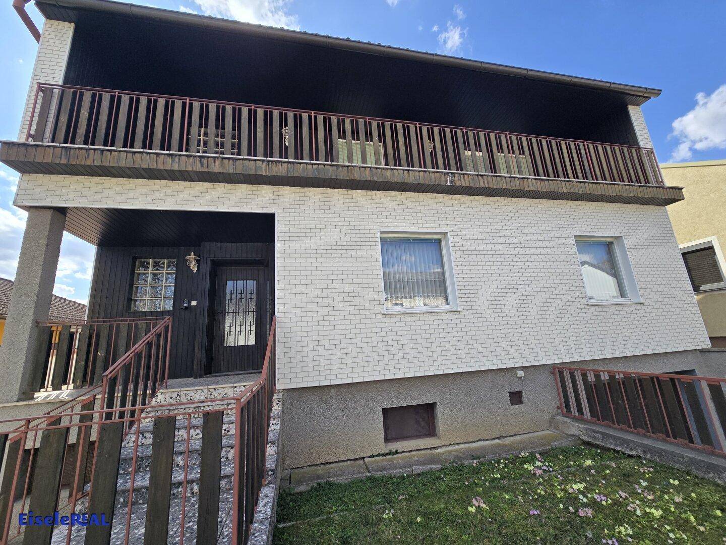 Älteres Einfamilienhaus sucht neue Besitzer mit jungen Ideen! - Widok 3