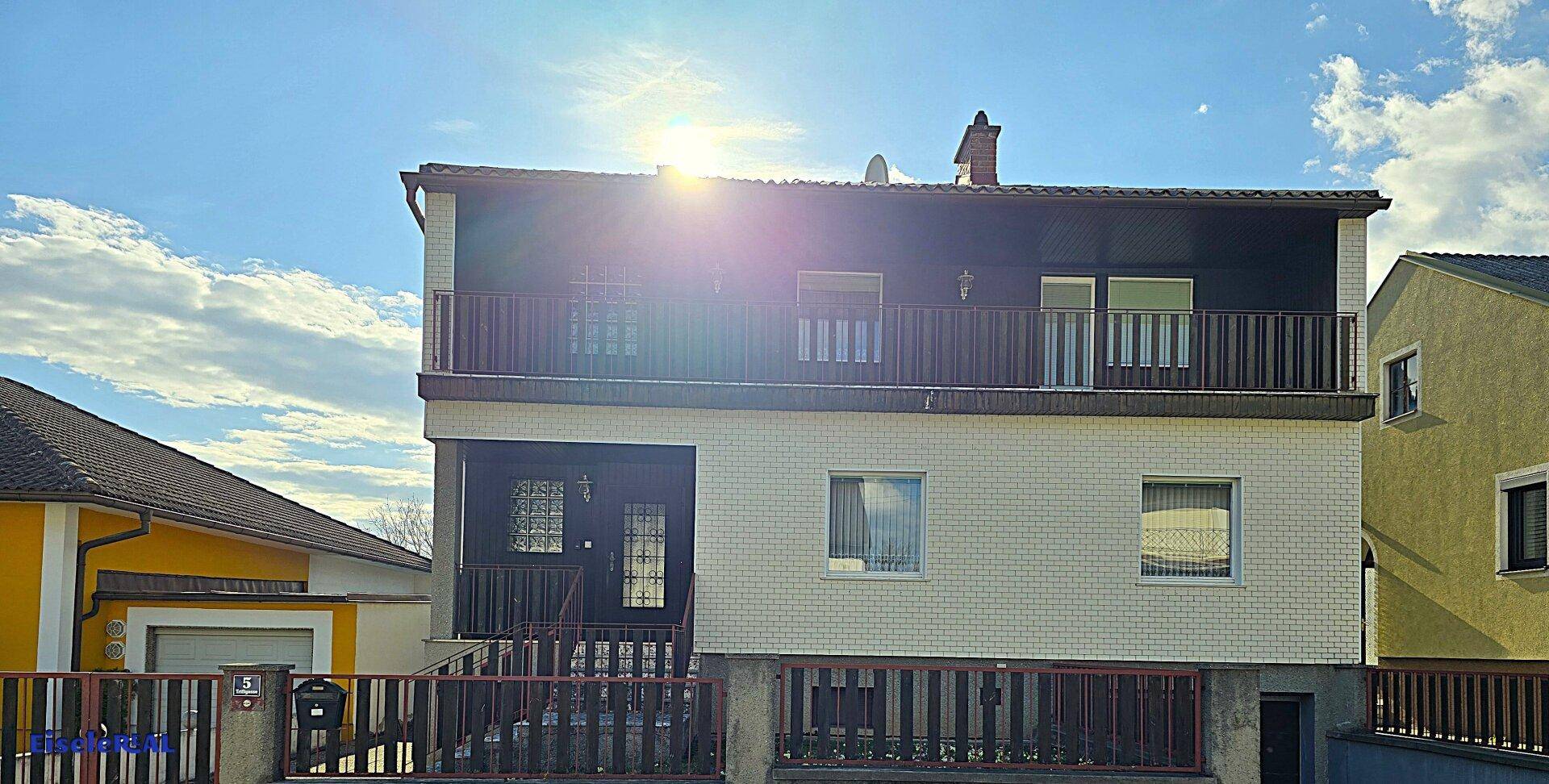 Älteres Einfamilienhaus sucht neue Besitzer mit jungen Ideen! - Widok 5