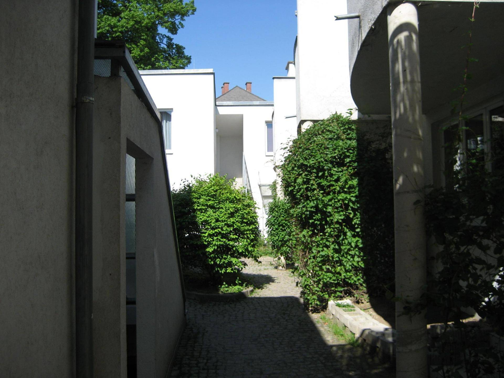 Innenhof-Richtung-Westen