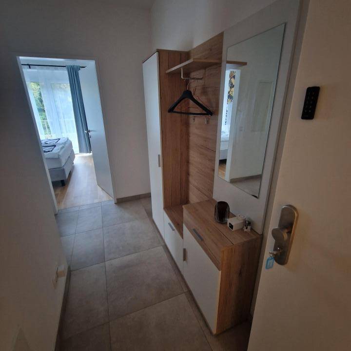 Vorraum-mit-Garderobe