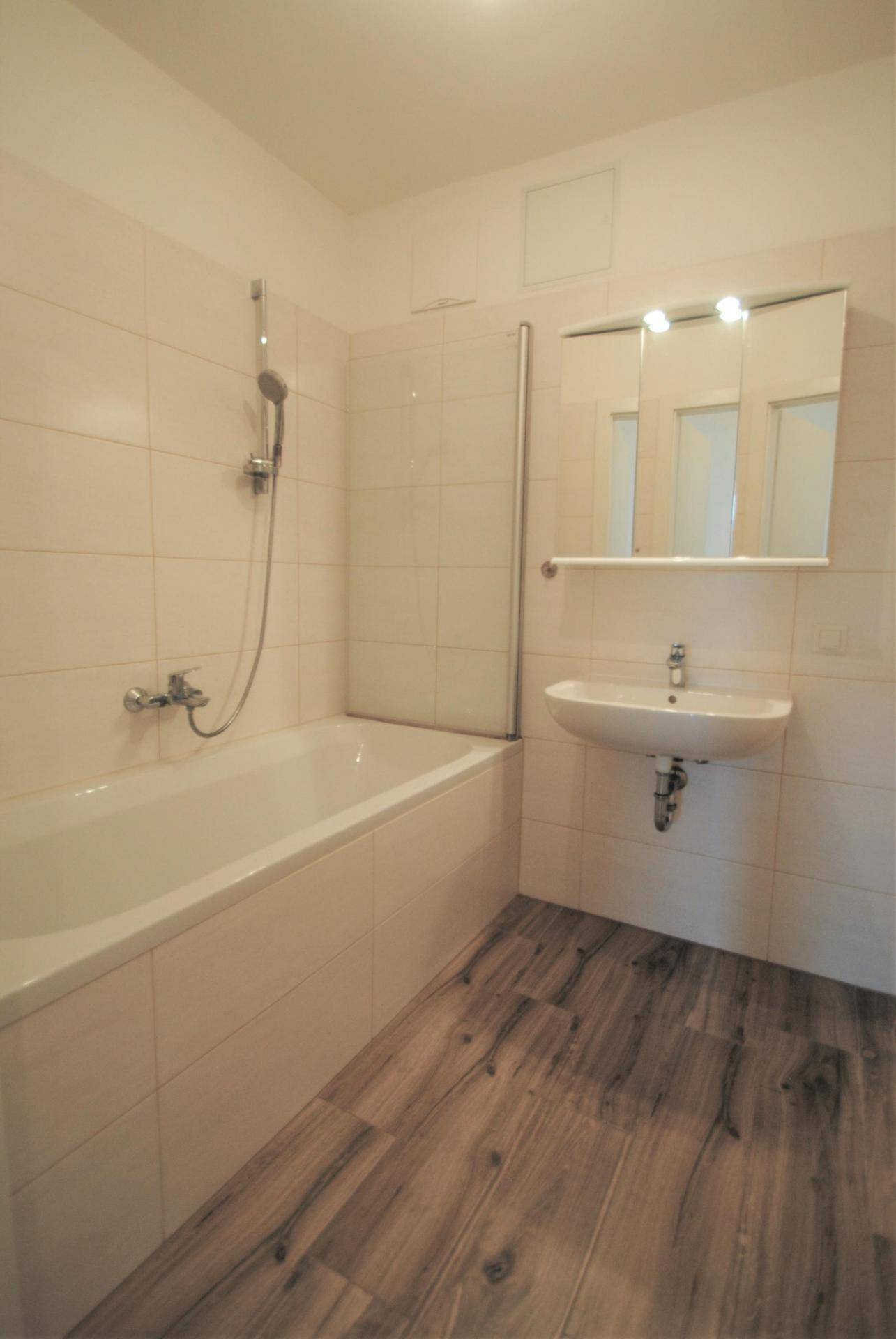 05908-0041-Badezimmer
