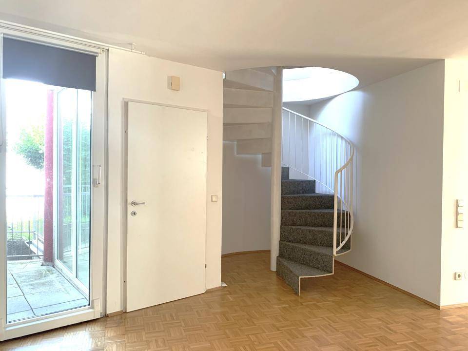 Wohnzimmer-&-Kueche