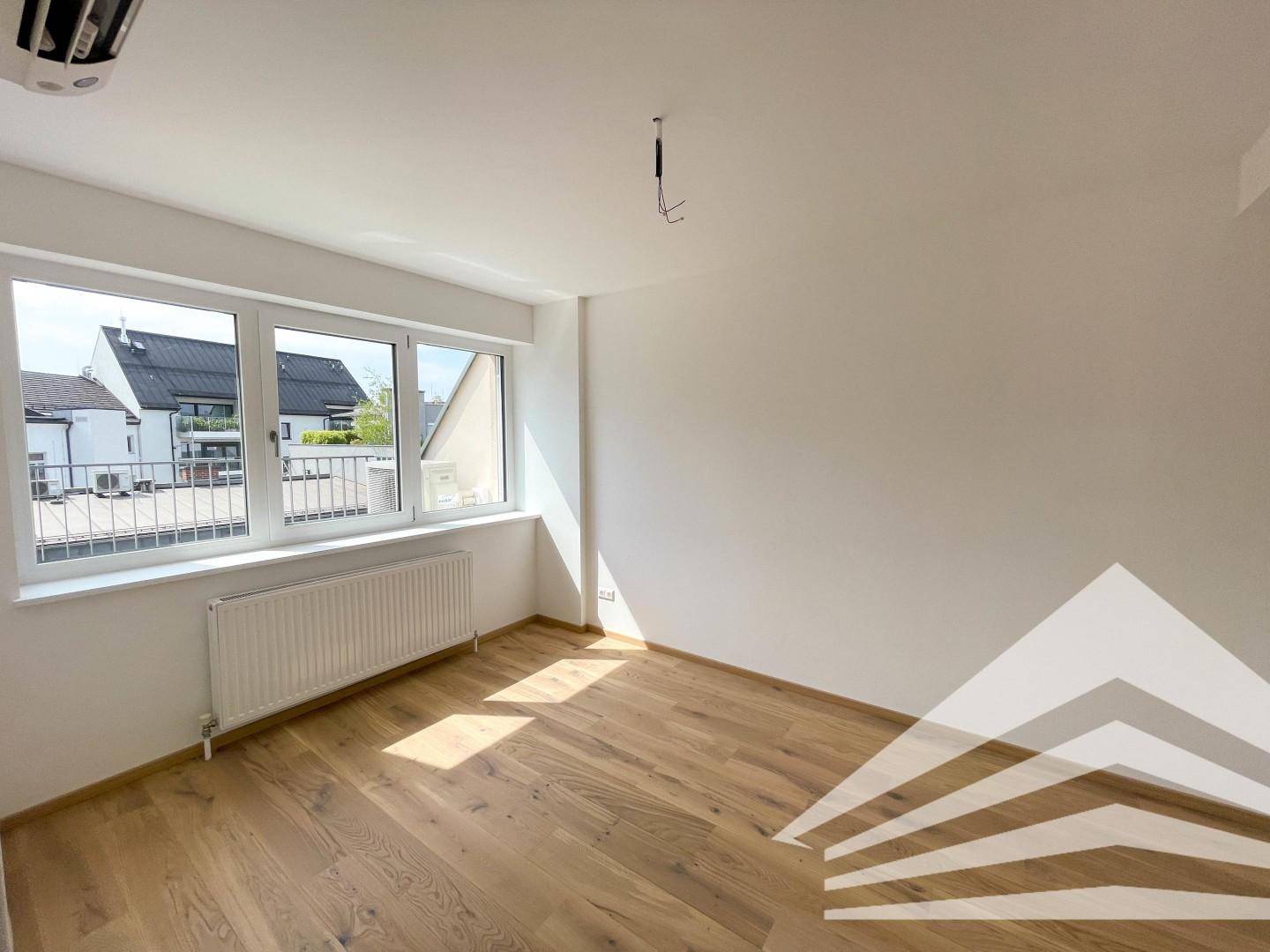 Büro/Kinderzimmer