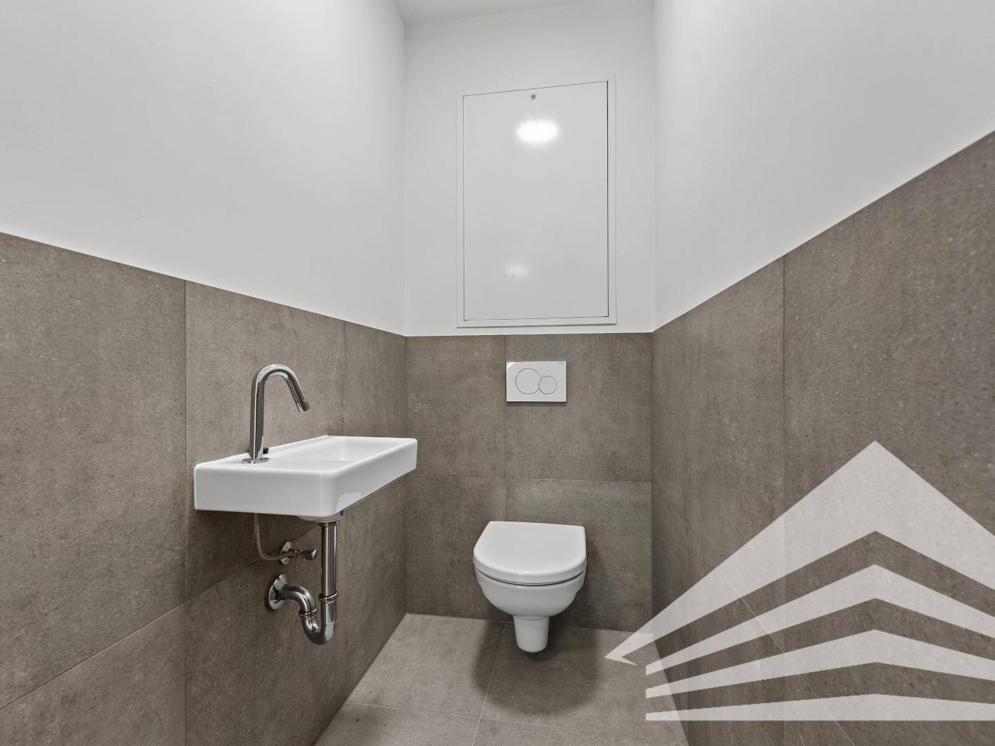 WC mit Handwaschbecken