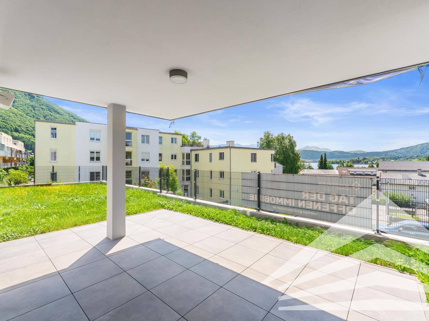Terrasse mit Seeblick