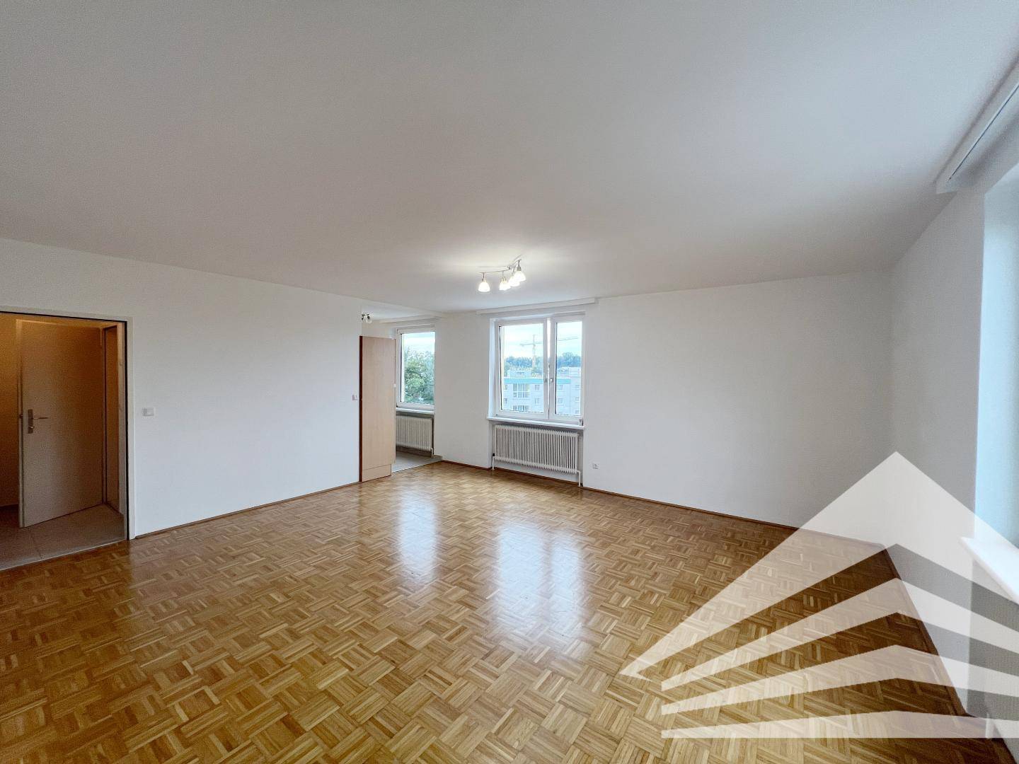 Wohn-/Ess-/Schlafbereich