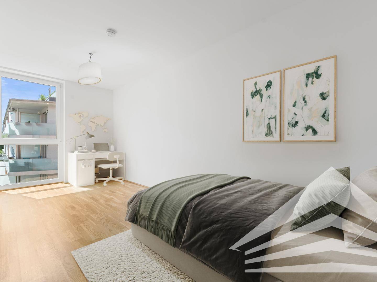 Virtuell möbliertes Schlafzimmer mit Schreibtisch und Zugang zu einem Balkon.