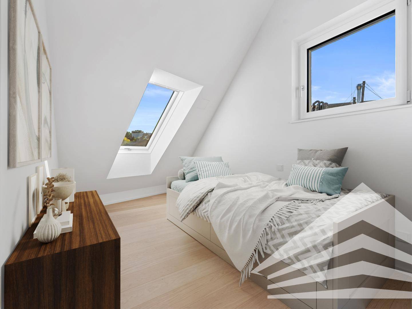 Gemütliches Schlafzimmer im Dachgeschoss mit Bett, Kommode und viel Tageslicht durch zwei Fenster.