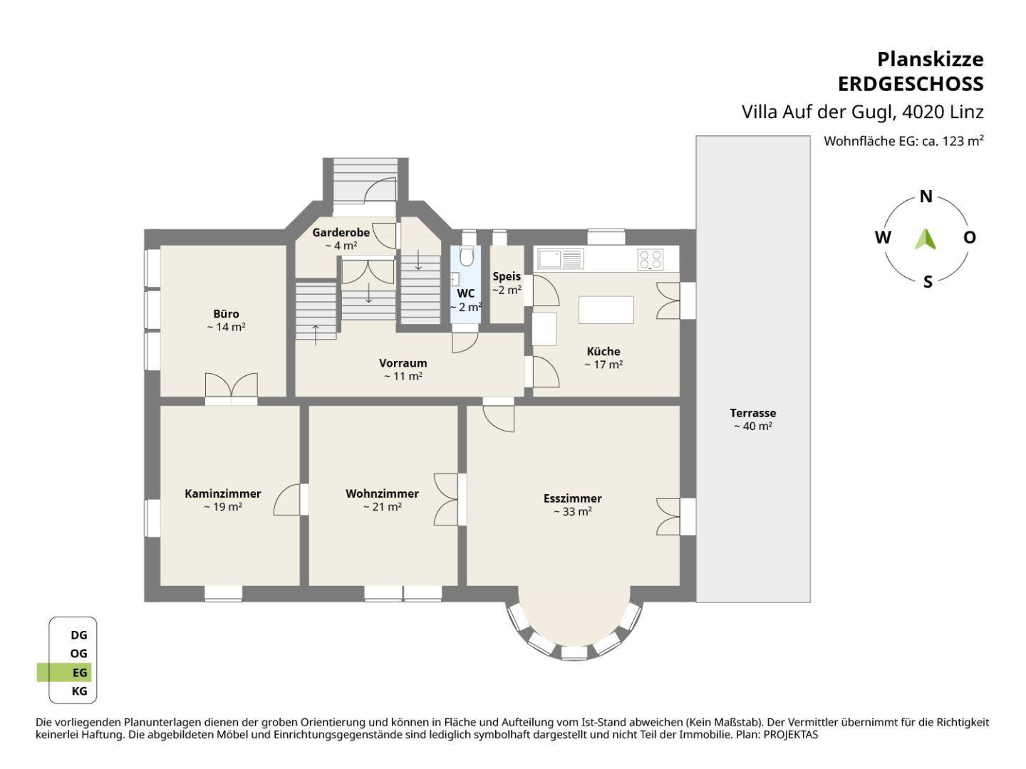 Grundriss des Erdgeschosses mit Kaminzimmer, Wohnzimmer, Esszimmer und Terrasse.