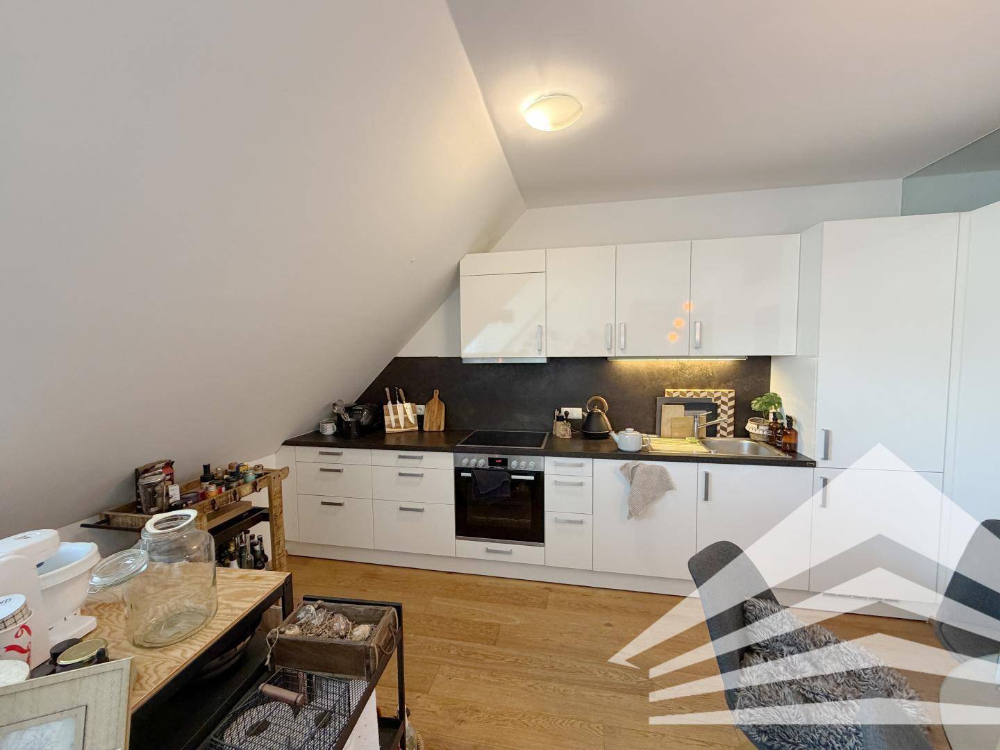 Modernes 2 Zimmer Cityapartment im DG mit hochwertiger Einbauküche! - Ansicht 5