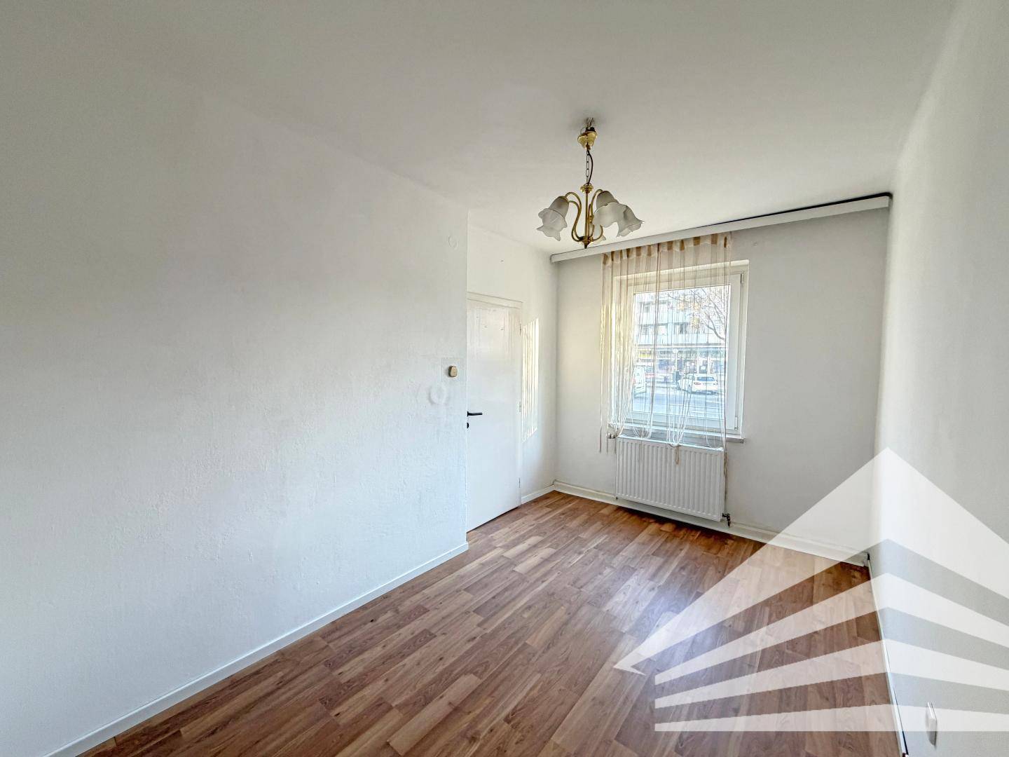 Zimmer (straßenseitig)