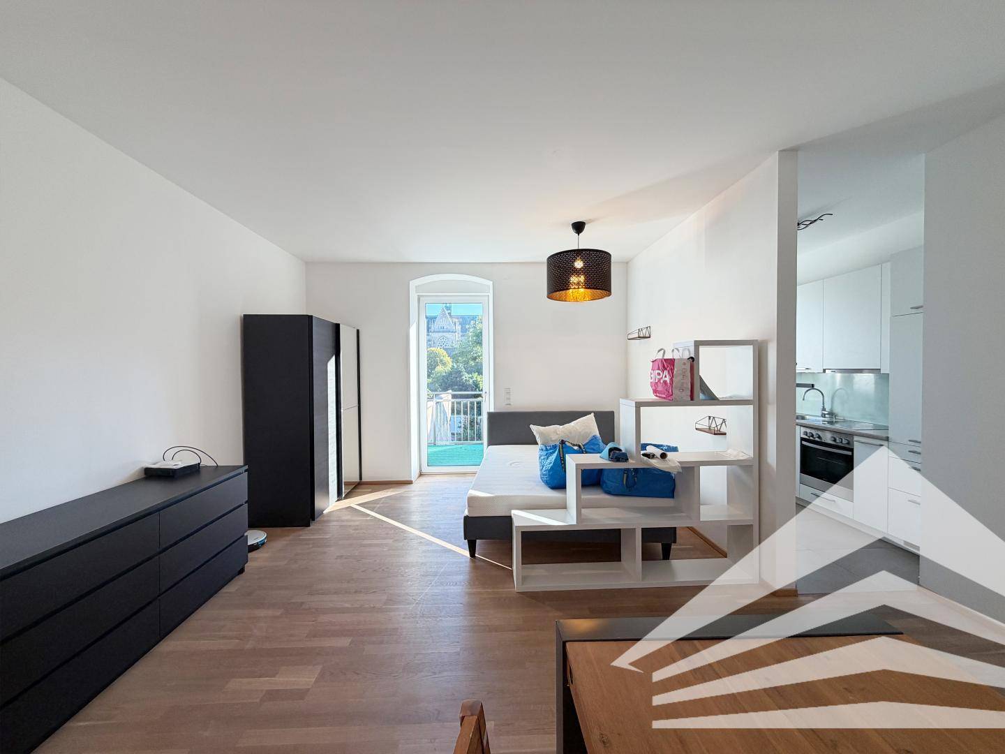 Wohn- und Schlafzimmer