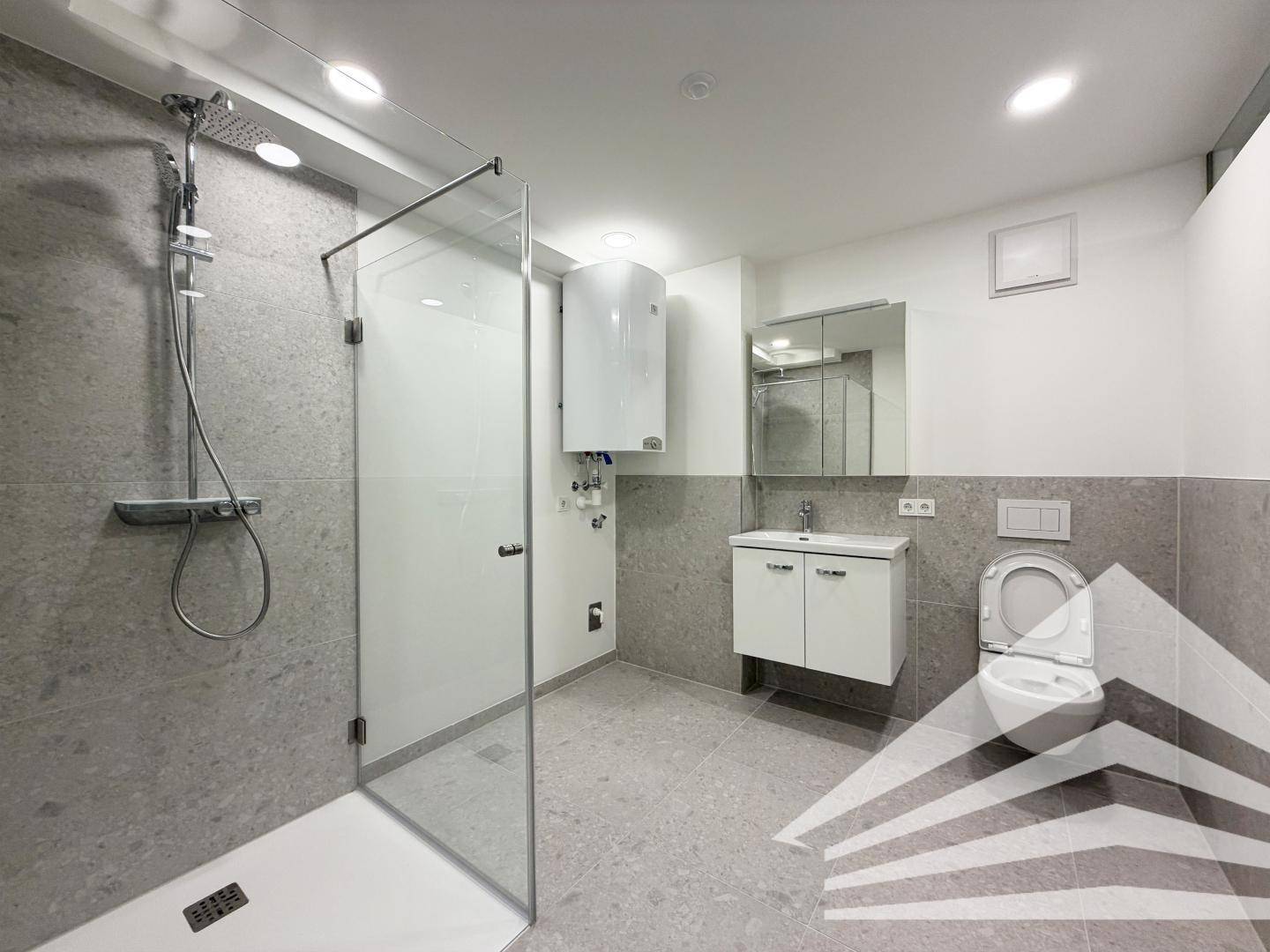 Badezimmer inkl. Dusche und WC