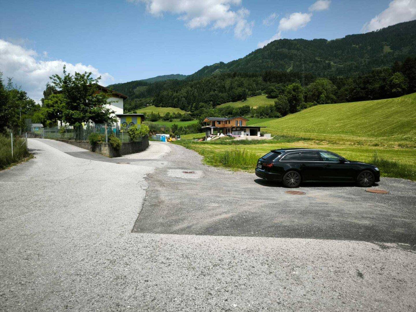 Zufahrt und Umkehrplatz zu den Bauparzellen