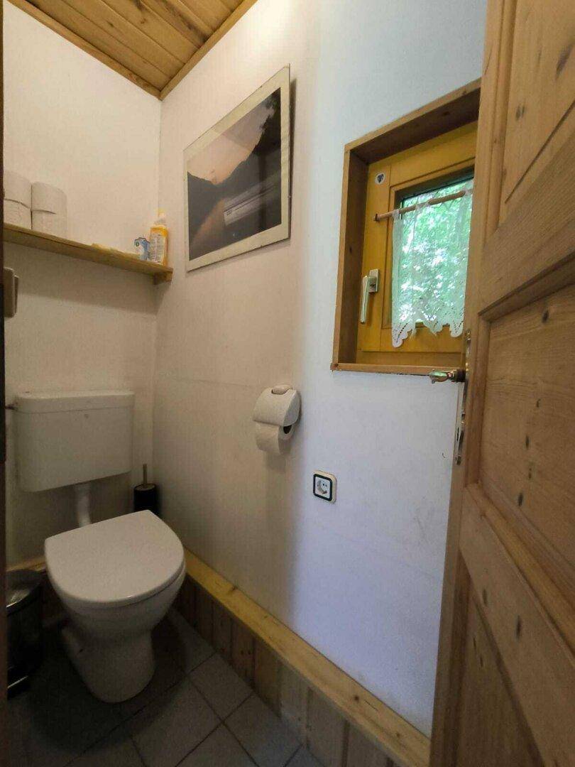 EG - WC