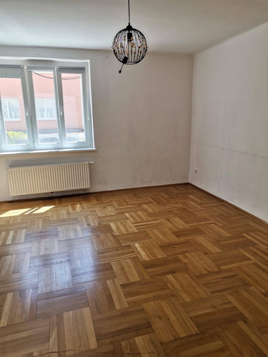 https://pictures.immobilienscout24.de/prod.www.immobilienscout24.at/pictureserver/loadPicture?q=70&id=012.0012000001E83kY-10407a77e35e47978009f3c303876743