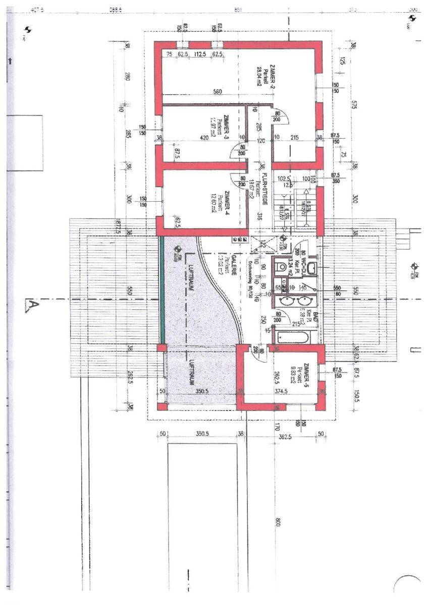 Grundrissplan des Obergeschosses mit Schlafzimmern, Bädern und offener Galerie.