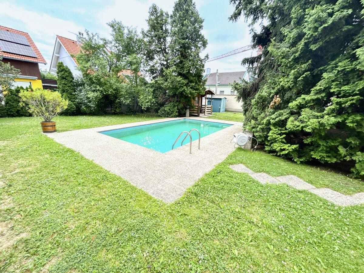 [06795] Wohnen mit Gartenidylle, Pool und Garage! – pohled 2