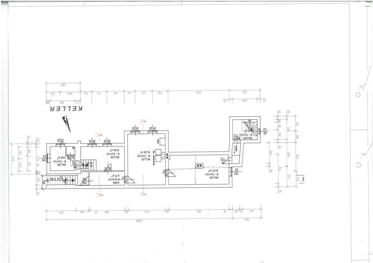 Grundriss des Kellers mit verschiedenen Abstellräumen und Technikbereichen.
