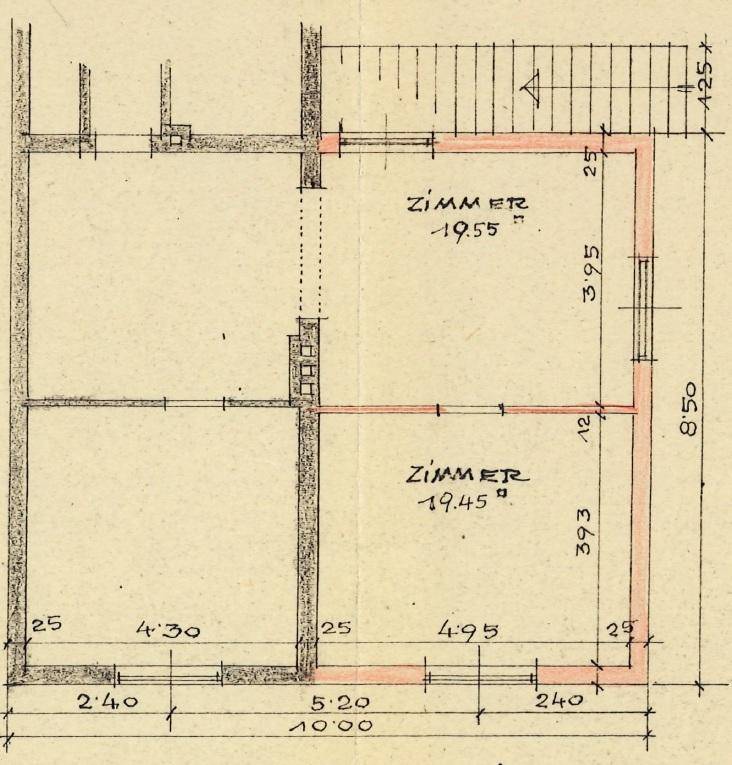 Grundrissplan mit zwei Zimmern und Treppenaufgang, detaillierte Bemaßung.
