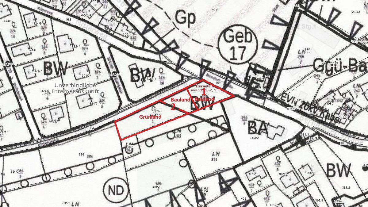 Katasterplan mit eingezeichnetem Baugrundstück und umliegenden Parzellen sowie Straßenverlauf.