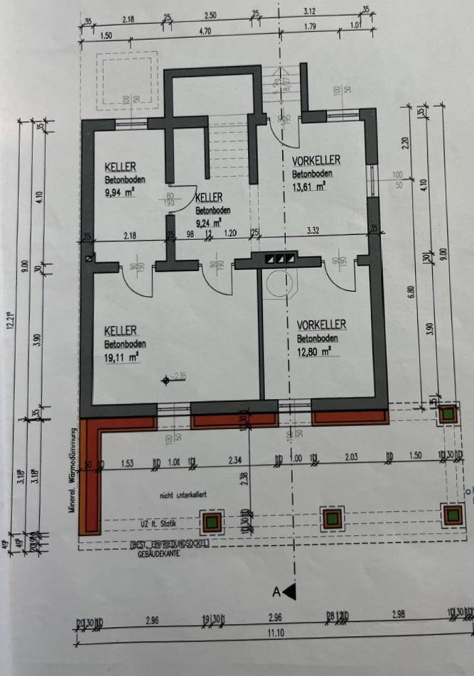 Grundriss des Kellergeschosses mit mehreren Abstellräumen und Betonboden.