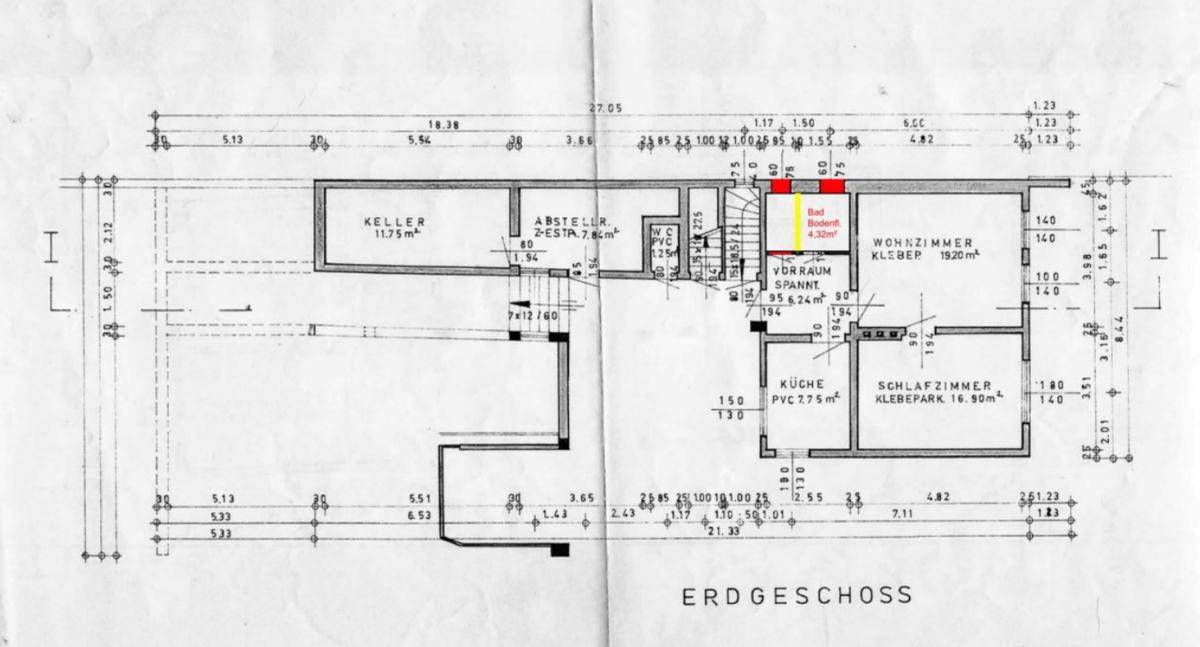 Grundriss des Erdgeschosses mit Wohnzimmer, Schlafzimmer, Küche und Bad.