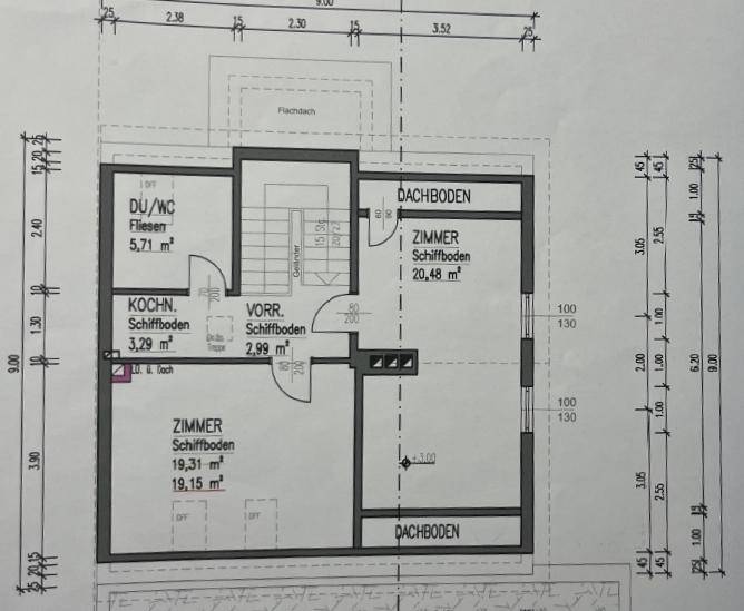 Grundriss des Obergeschosses mit Zimmern, kleiner Küche und Bad unter Flachdach.