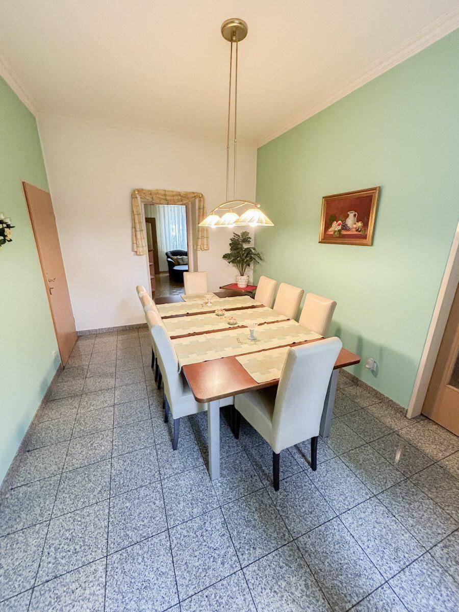 [06795] Wohnen mit Gartenidylle, Pool und Garage! – další