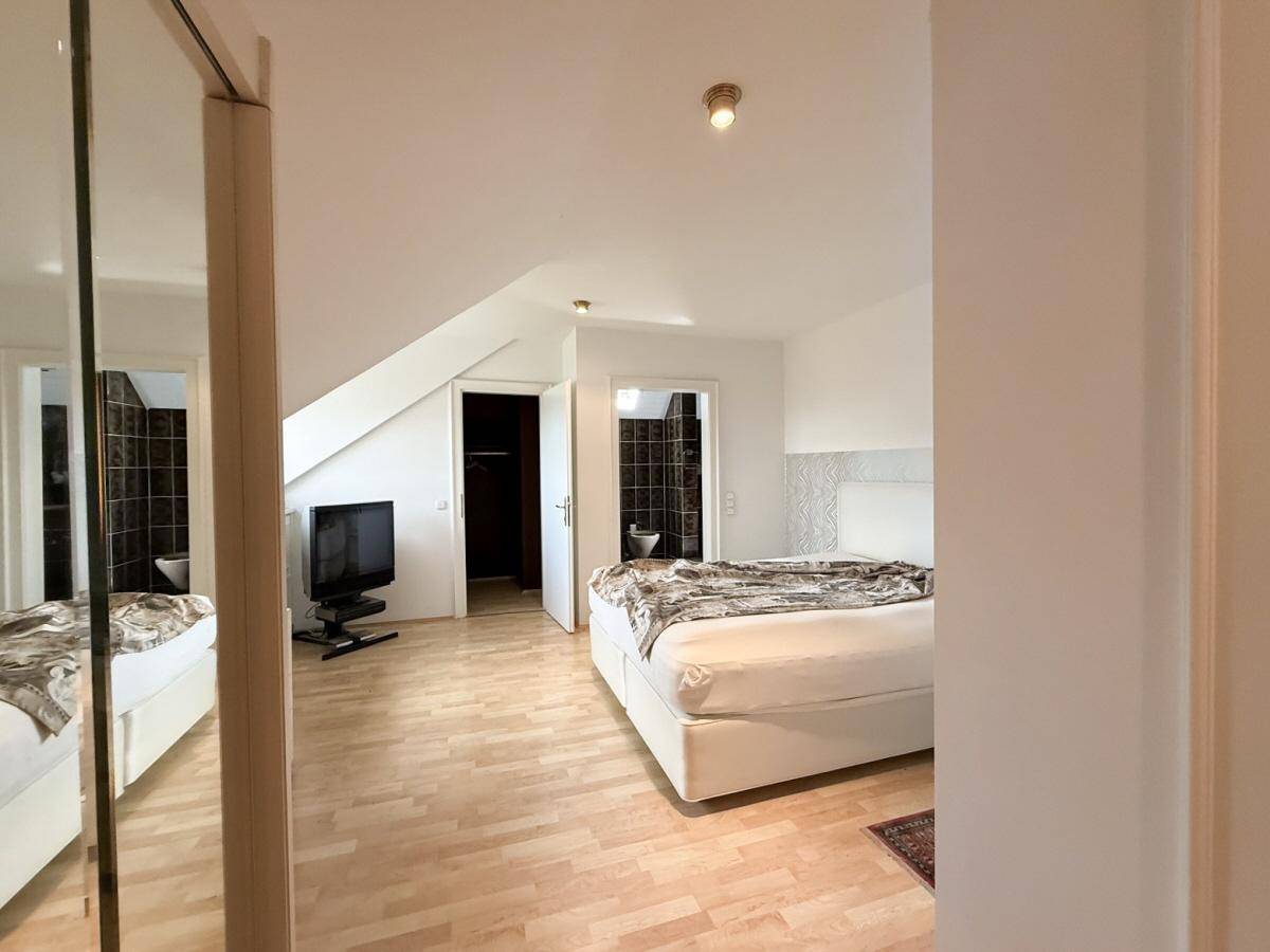 12 Schlafzimmer