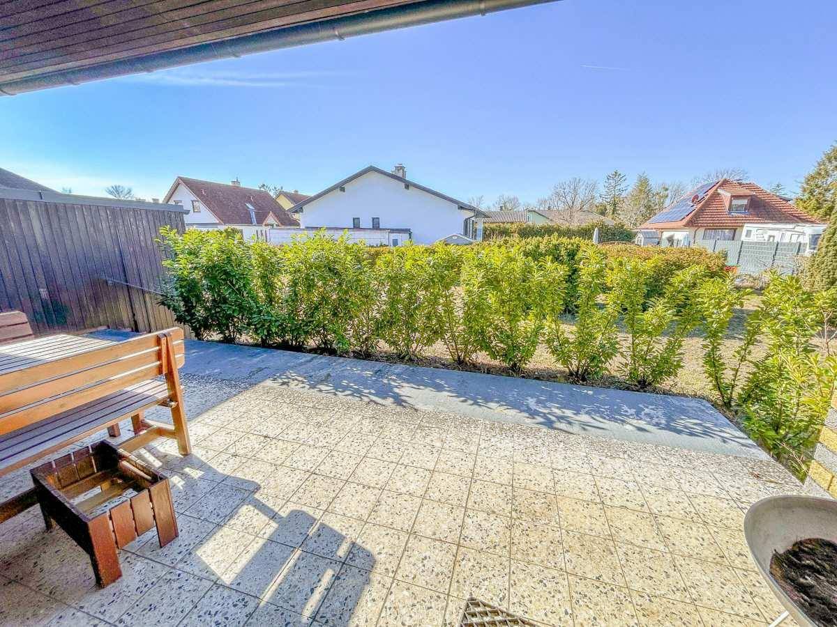 [06735] Bungalow auf ruhigem, großem Grund - Więcej
