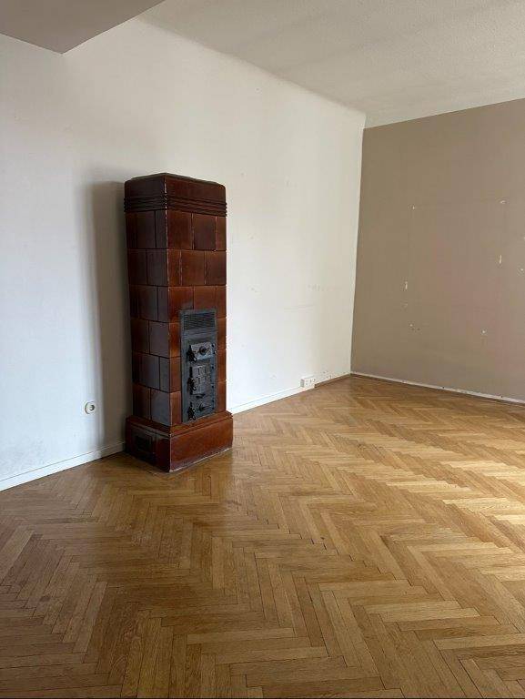 https://pictures.immobilienscout24.de/prod.www.immobilienscout24.at/pictureserver/loadPicture?q=70&id=012.0012000001E83kY-e27f3f76d09e42c491a05f808bf59203