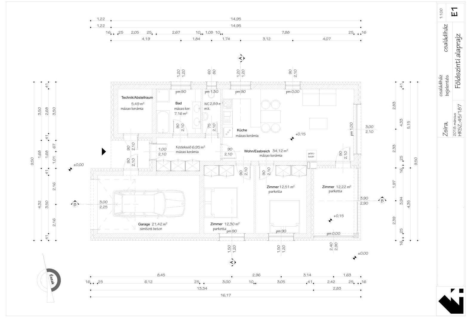 Grundriss des Erdgeschosses mit Wohn-Essbereich, Küche, Schlafzimmern und Garage.