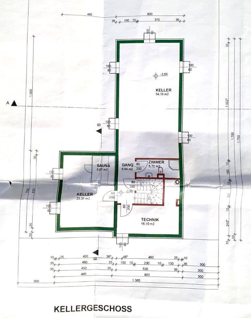 Grundriss des Kellergeschosses mit Sauna, Technikraum und zusätzlichen Kellerräumen.