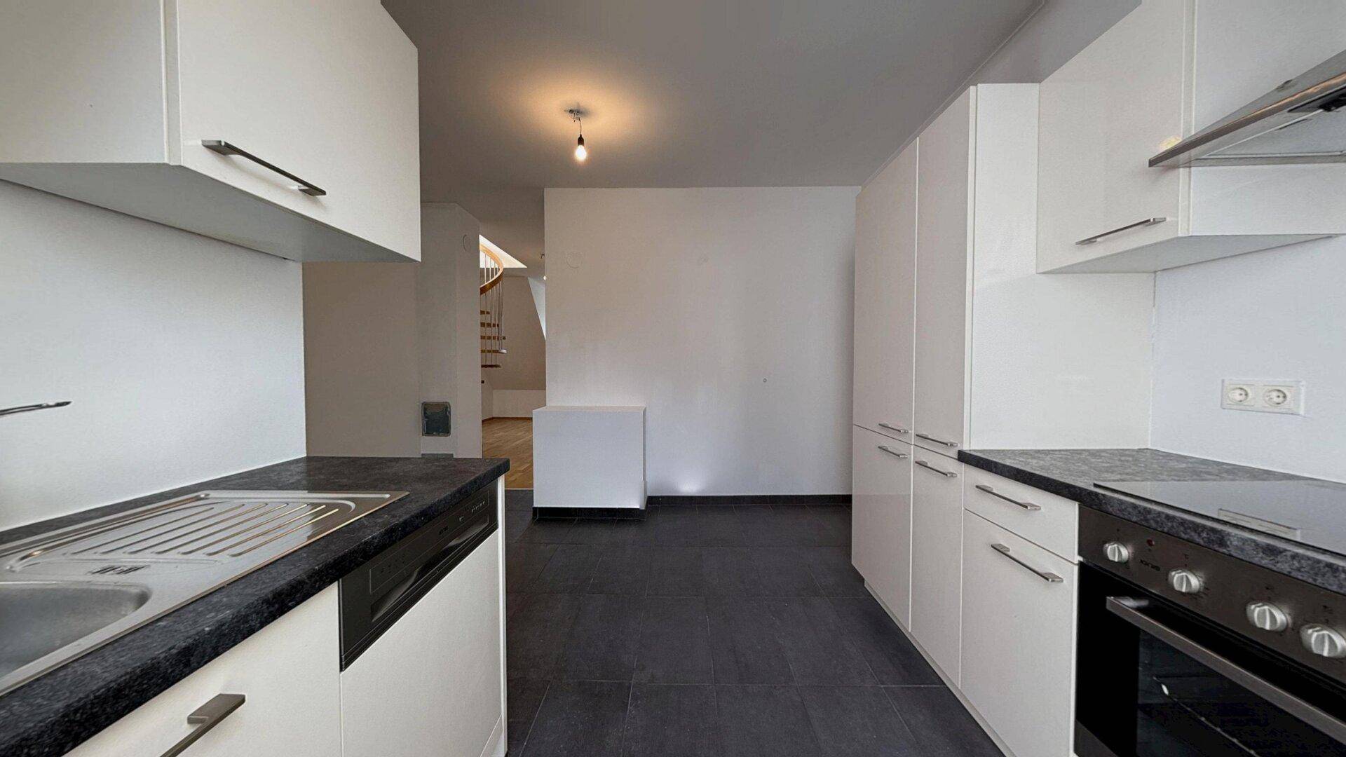 ++ Über den Dächern Wiens ++ Lichtdurchflutete 2-Zimmer-Dachgeschosswohnung mit Sonnenterrasse nahe Prater - Więcej