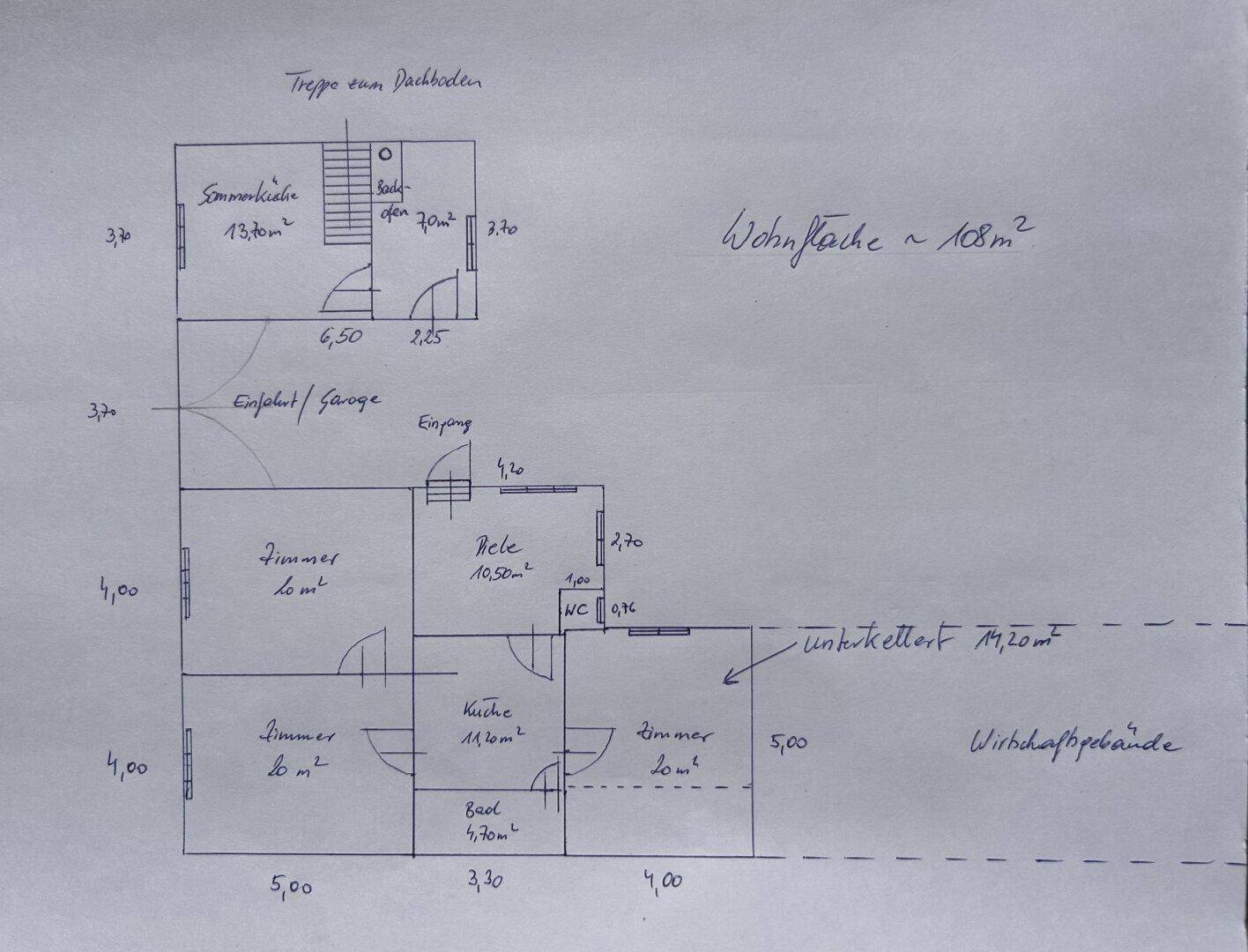 Handgezeichneter Grundriss mit Zimmern, Küche, Bad und WC, inklusive Flächenangaben.