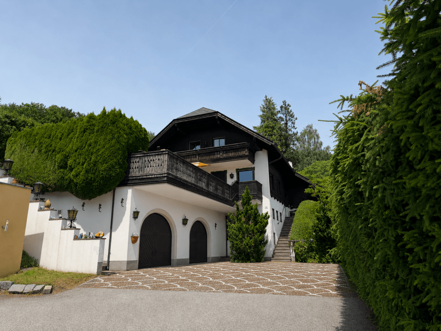 House, 233 m², land 1883 m²