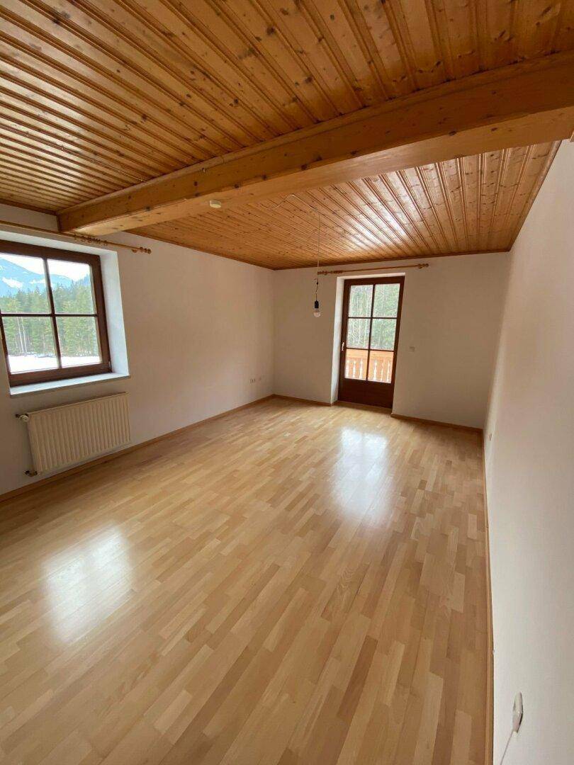 Zimmer mit Balkon