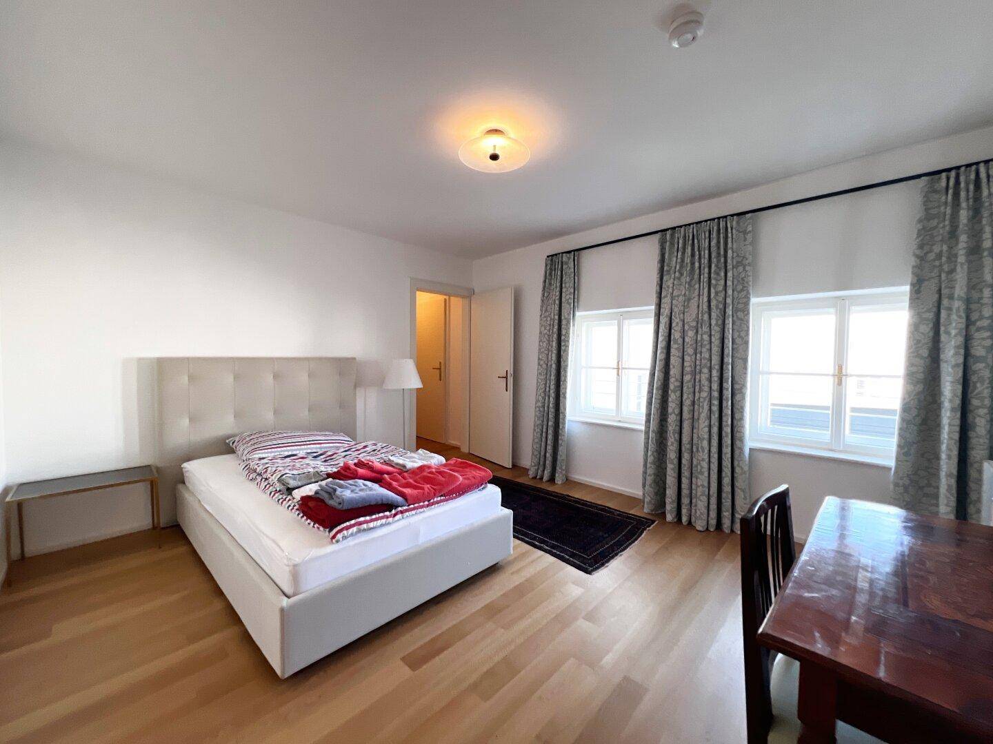 Schlafzimmer 1 (2. Ebene)