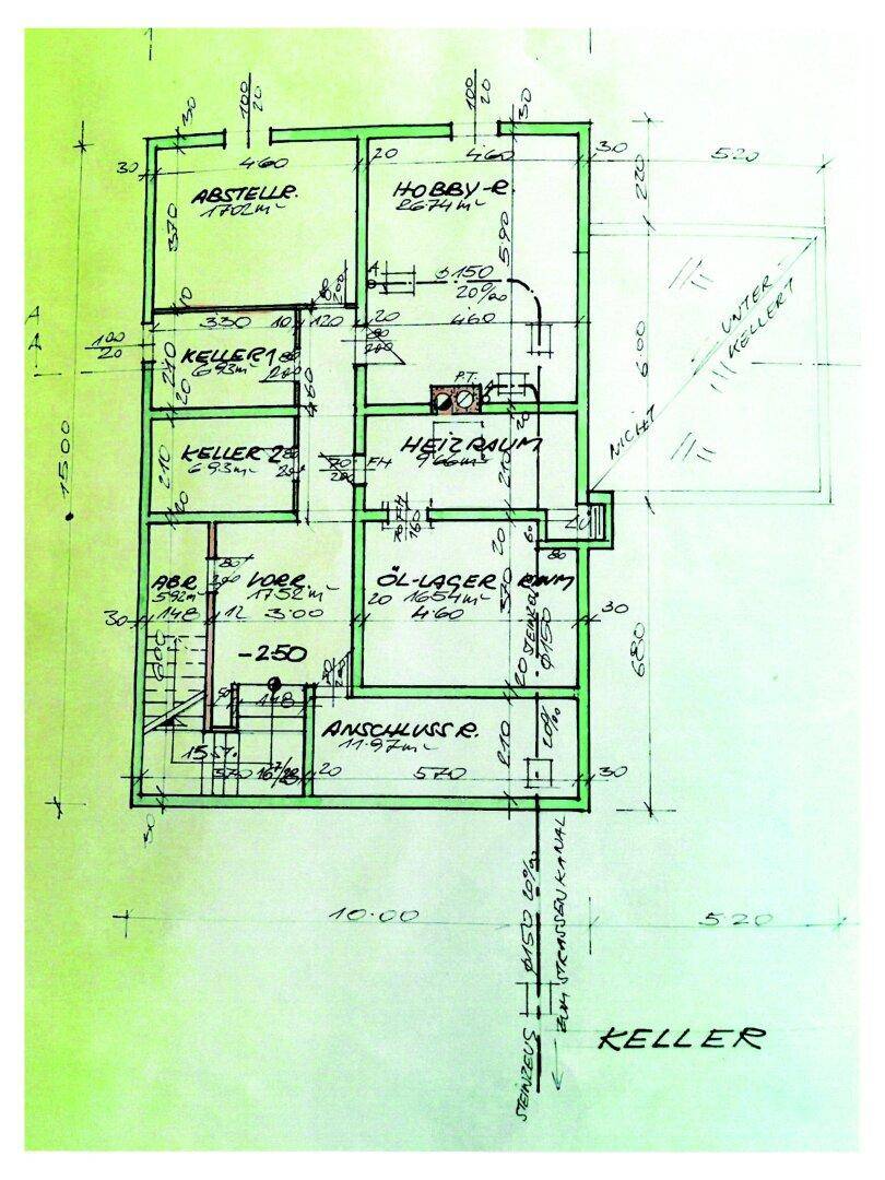 Grundriss des Kellers mit Abstellräumen, Heizraum und Öllagerraum.