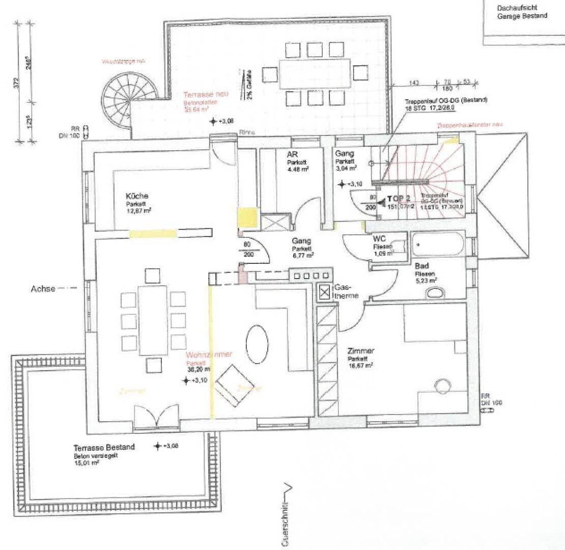 Grundriss des Obergeschosses mit Wohnzimmer, Küche, Bad und großer Terrasse.