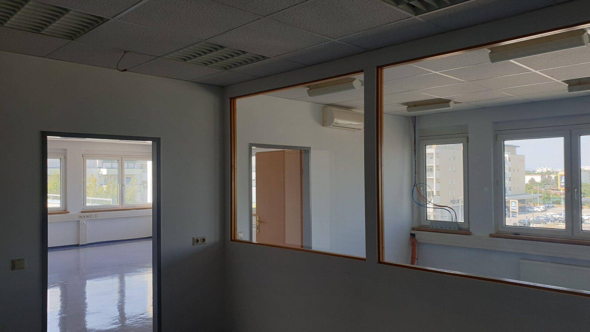 helles, modernes Büro, Kühlgeräte, Terrasse, kostenlose Stellplätze - Vista 3