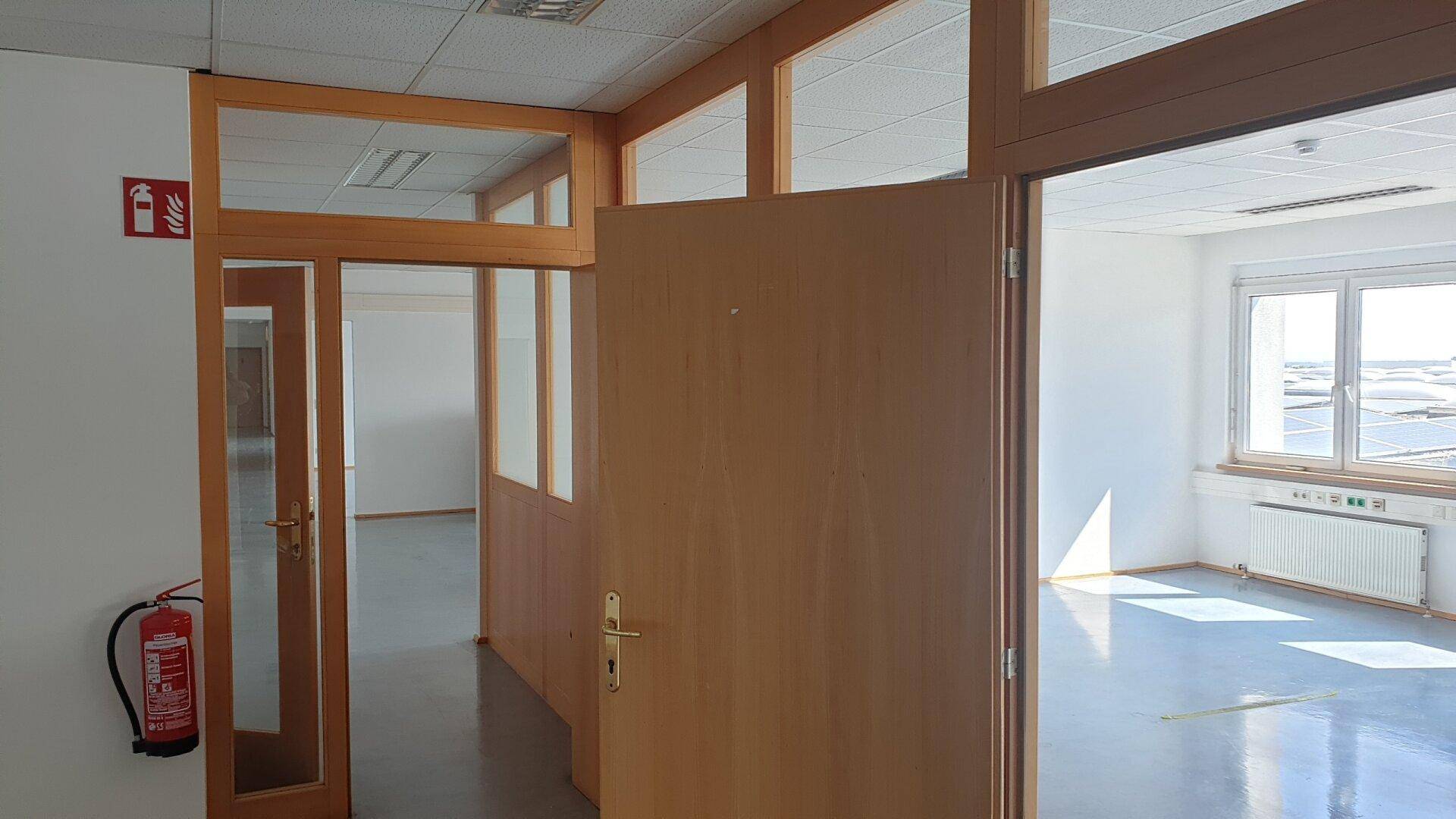helles, modernes Büro, Kühlgeräte, Terrasse, kostenlose Stellplätze - Vista 4