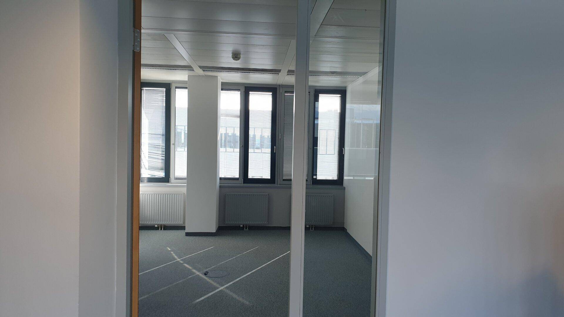 moderne Bürofläche mit Terrasse, attraktives Business-Umfeld - Ansicht 4