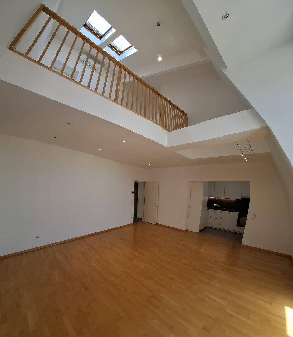 Dachgeschosswohnung, Terrasse, toller Ausblick, Jugendstilhaus nahe Neubaugasse / Mariahilfer Straße (U3) - Ansicht 4